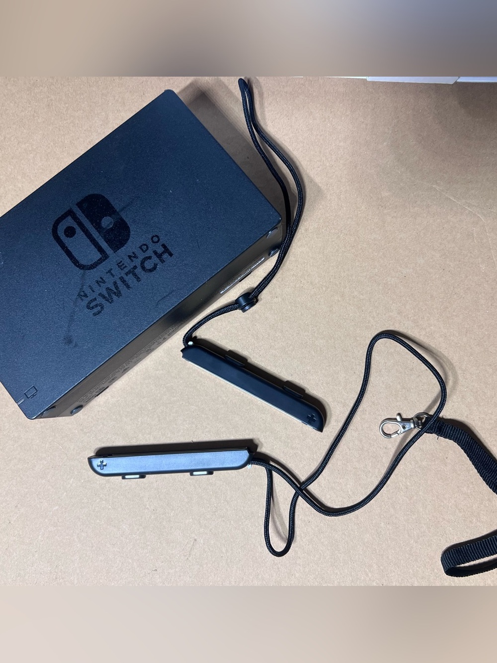 Nintendo Switch Console - Picture 4 of 9